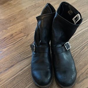 Frye Engineer Pull On Black Leather Boots Side Buckle size 9!